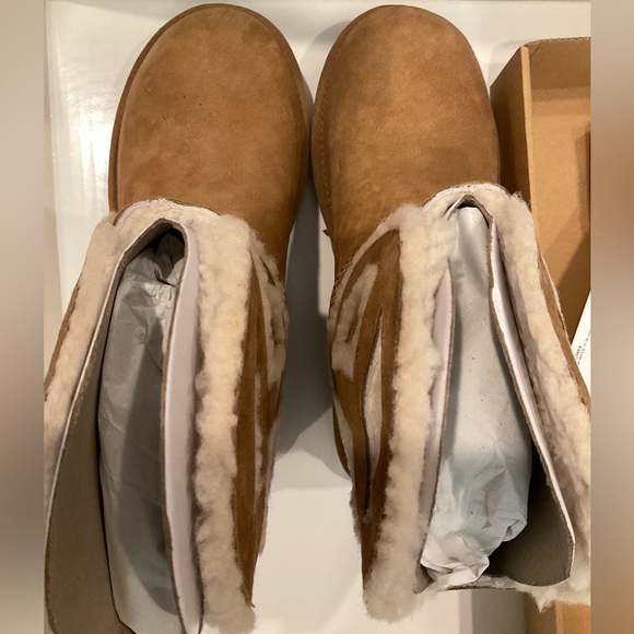 🆕UGG X TELFAR LIMITED EDITION CHESTNUT BROWN MINI TELFAR LOGO CLASSIC SHORT - Picture 8 of 14